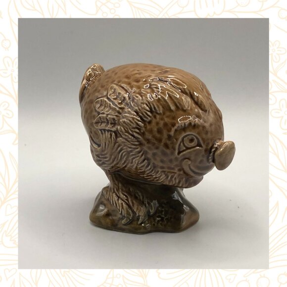 Vintage Ceramic Beneagles Scotch Whisky Miniature Liquor Bottle, Flying Haggis - Picture 2 of 6